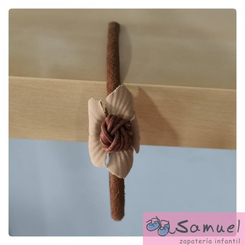 Diadema  flor con nudo Mod 117