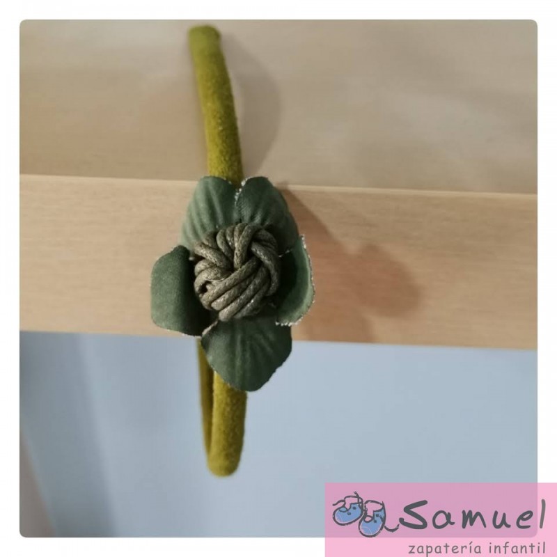Diadema  flor con nudo Mod 117